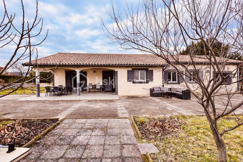 Maison traditionnelle - 140 m² - 5 pièces