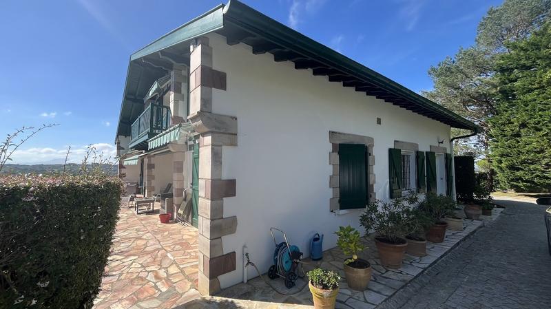 Maison - 192 m² - 6 pièces