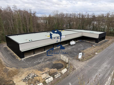 Local d'activités - 208 m²