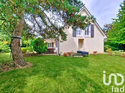 Maison - 235 m² - 8 pièces