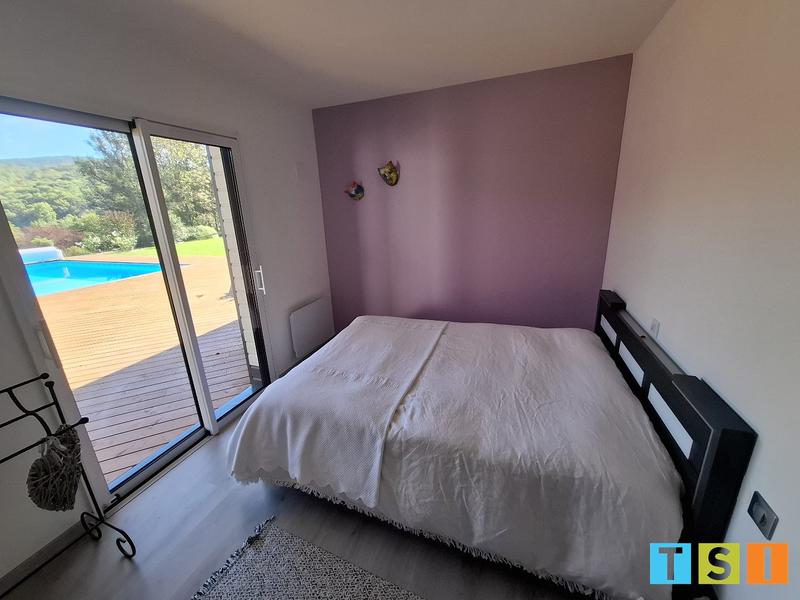 Maison - 228 m² - 6 pièces