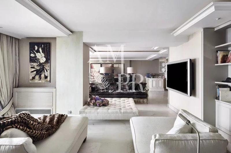 Appartement - 209 m² - 4 pièces