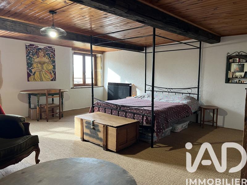 Maison - 241 m² - 9 pièces