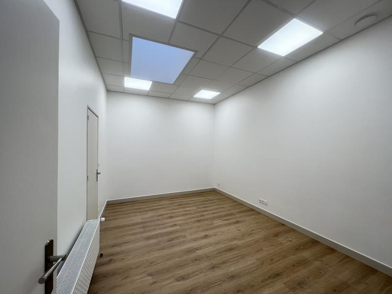 Local commercial - 90 m² - 4 pièces