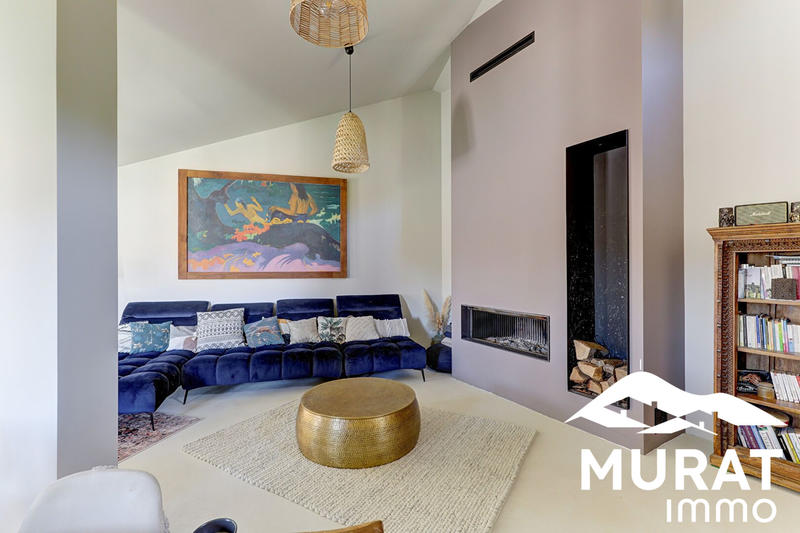 Maison - 440 m² - 8 pièces