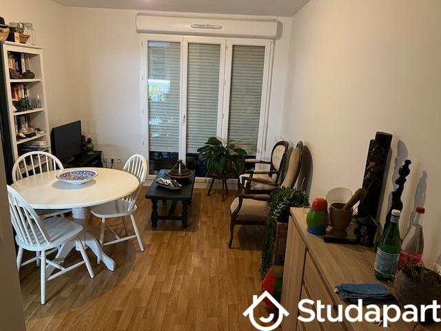 Chambre - 11 m² - 1 pièce