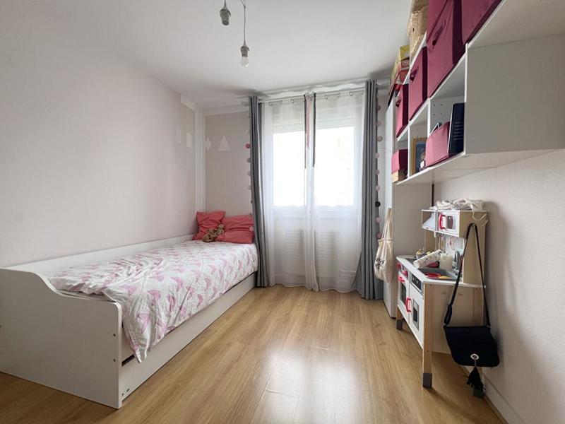 Appartement - 100 m² - 5 pièces