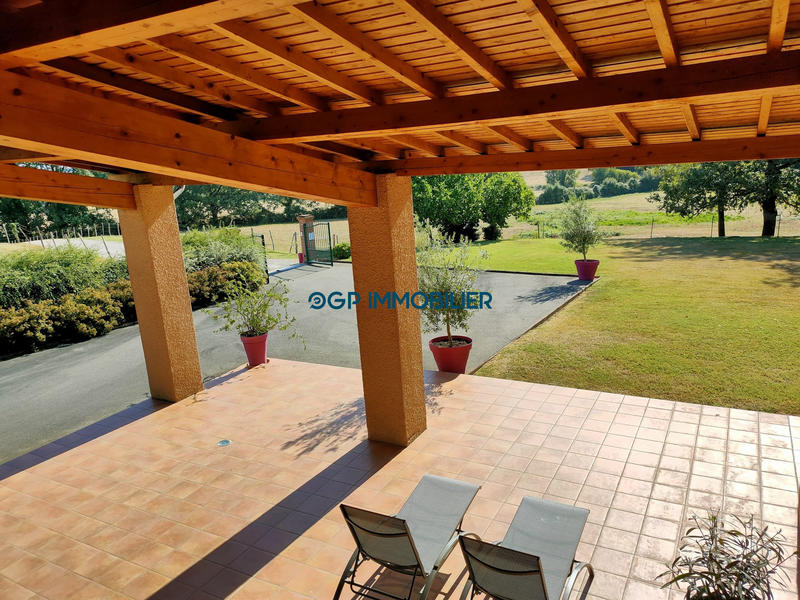 Maison - 340 m² - 8 pièces