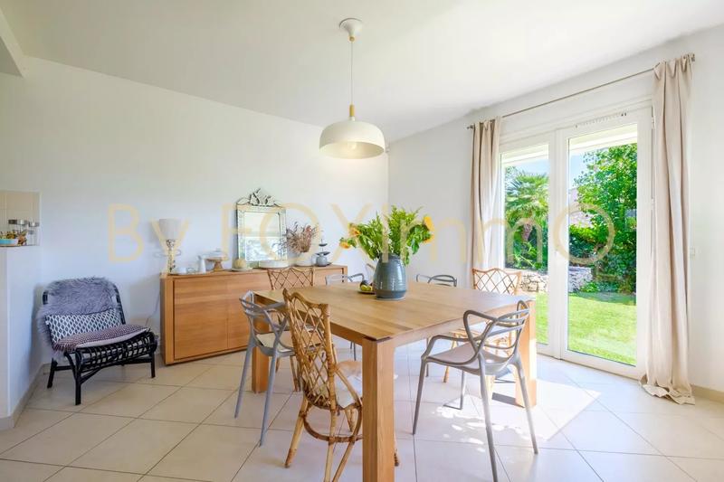 Maison - 211 m² - 6 pièces