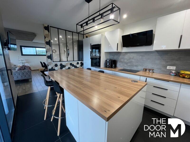 Demeure - 148 m² - 8 pièces