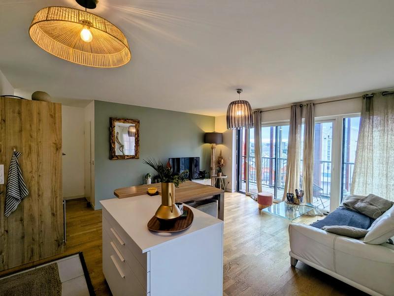 Appartement - 100 m² - 5 pièces