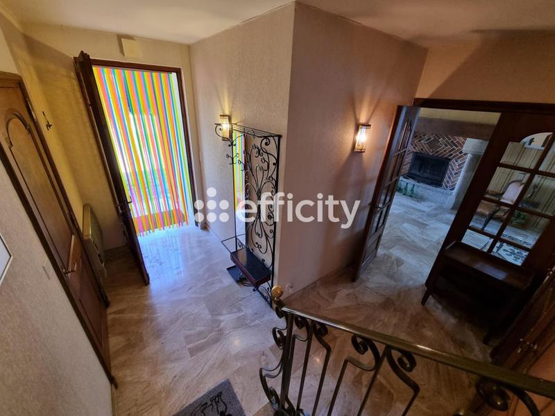 Maison - 350 m² - 15 pièces