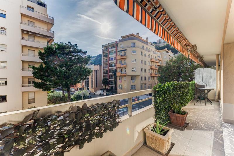 Appartement - 99 m² - 4 pièces