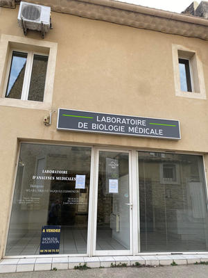 Local commercial - 150 m² - 3 pièces