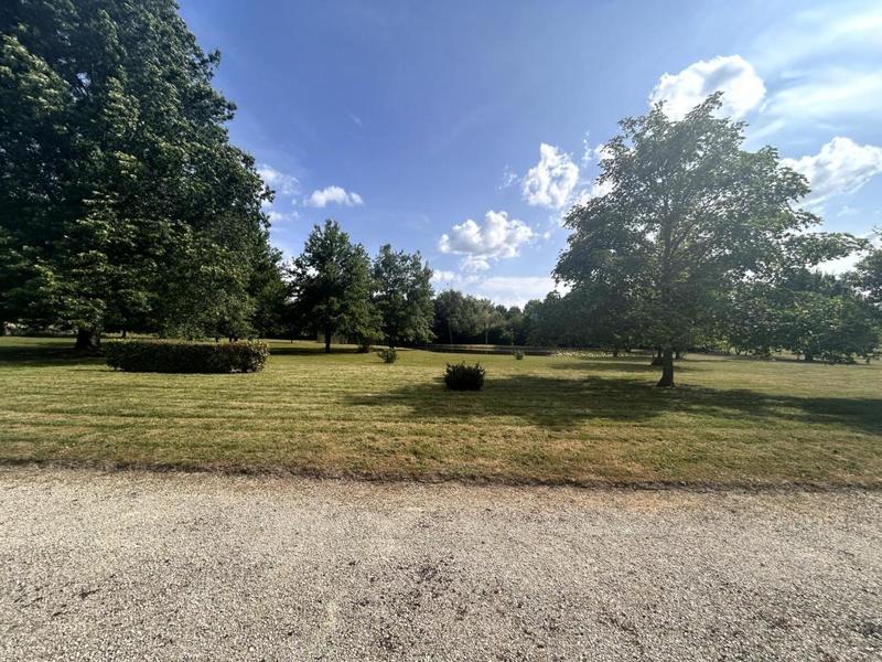 Propriété - 214 m² - 10 pièces