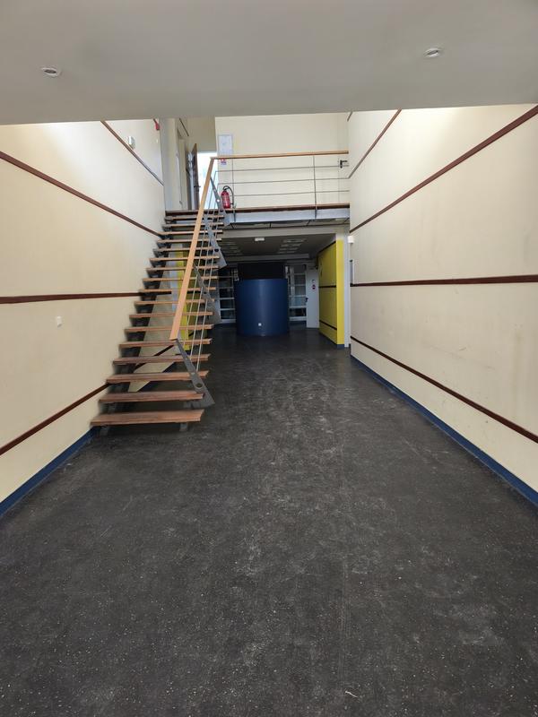 Local d'activités - 1 050 m²