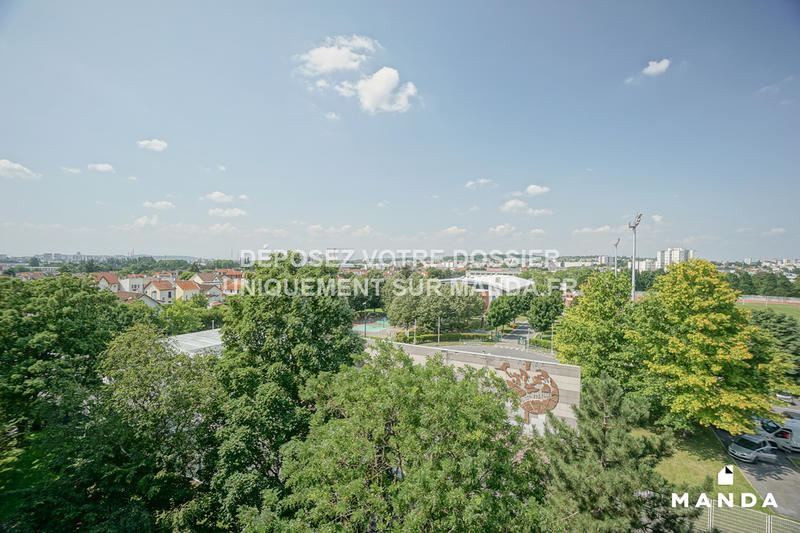 Chambre - 11 m² - 4 pièces