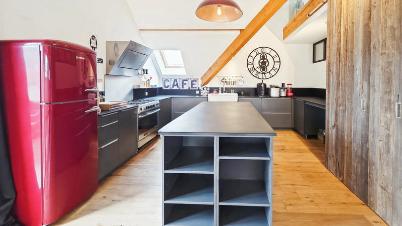 Loft - 199 m² - 4 pièces