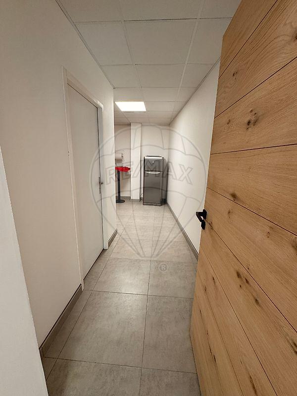 Local commercial - 396 m² - 3 pièces