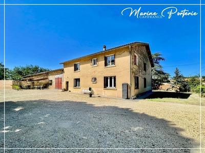 Maison - 200 m² - 5 pièces