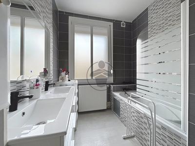 Maison - 119 m² - 6 pièces