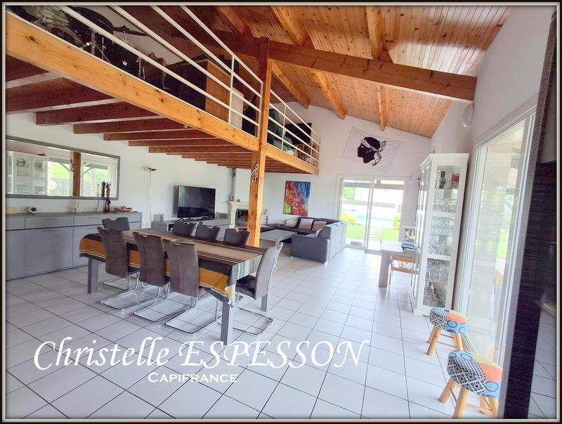 Maison - 180 m² - 7 pièces