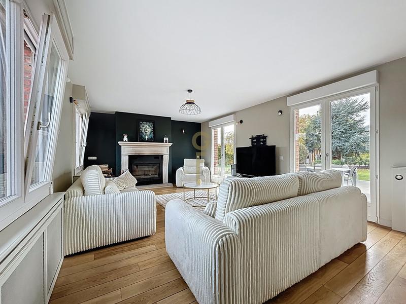 Maison - 163 m² - 6 pièces