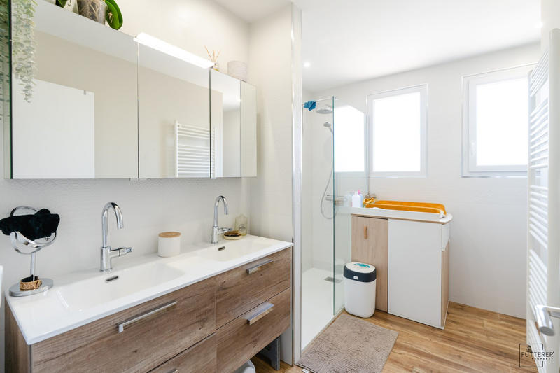 Maison - 93 m² - 4 pièces