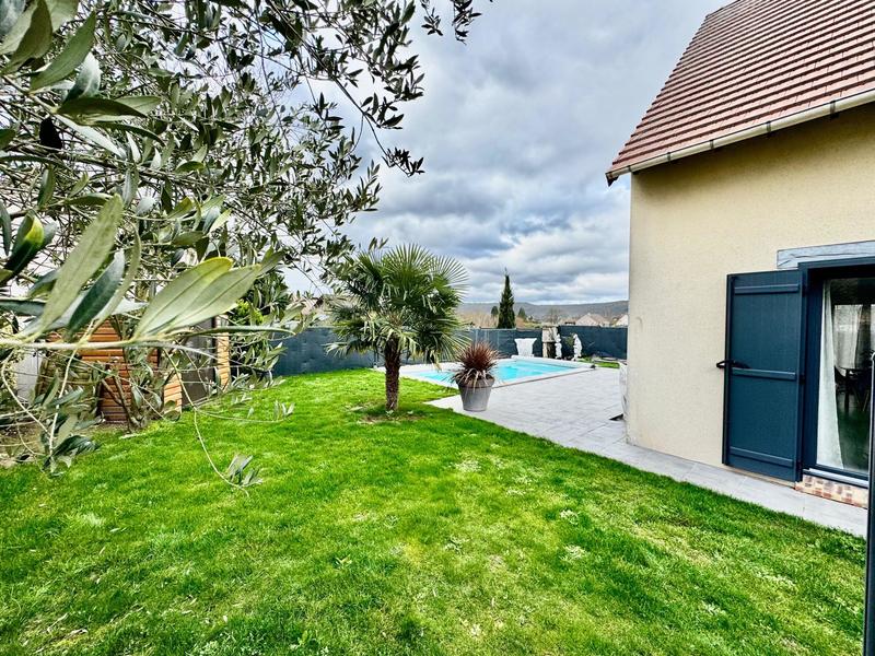 Maison - 96 m² - 5 pièces