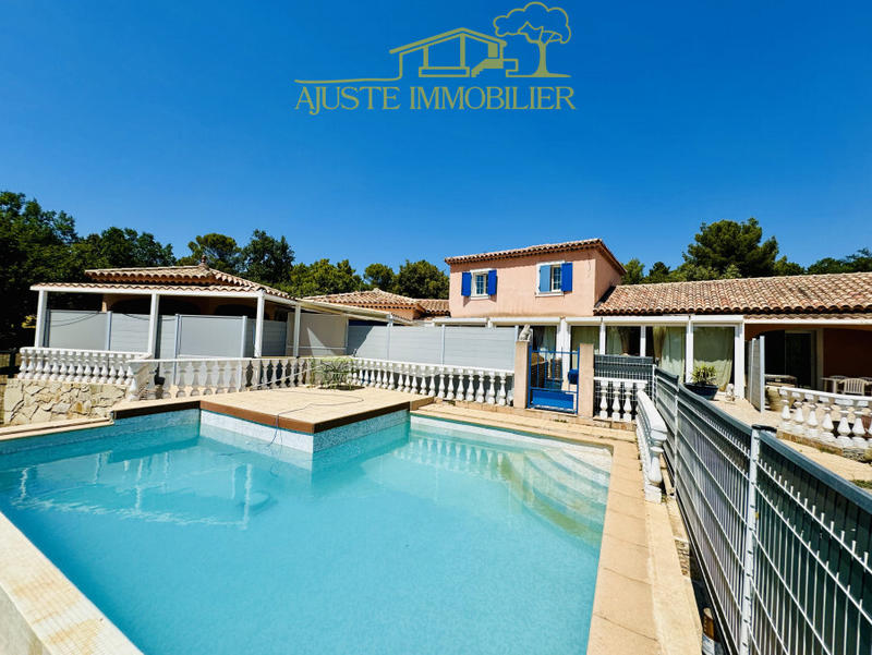 Maison - 310 m² - 10 pièces