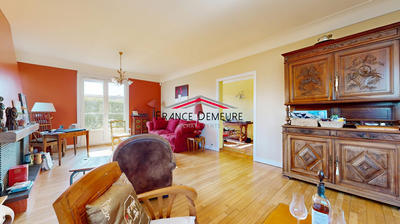 Maison - 178 m² - 8 pièces