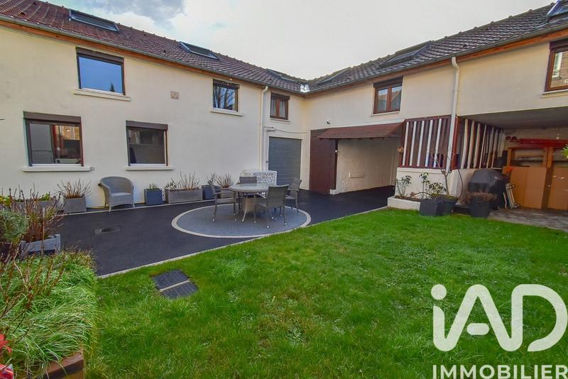 Maison - 143 m² - 9 pièces