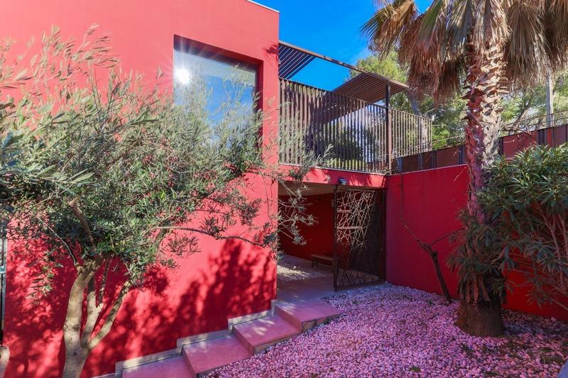 Maison - 360 m² - 9 pièces