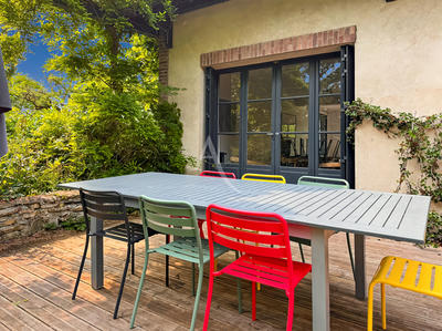 Maison - 228 m² - 8 pièces