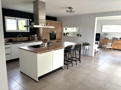 Maison - 152 m² - 6 pièces