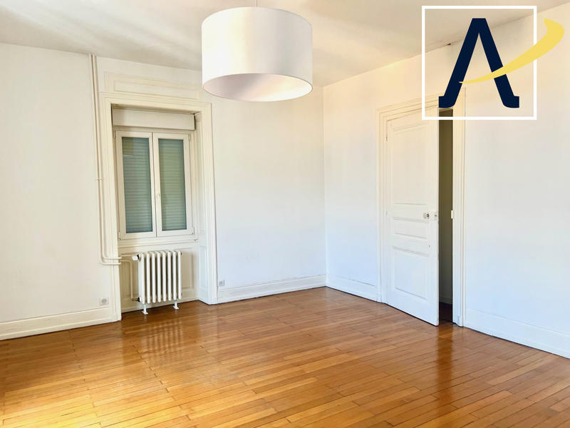 Appartement - 290 m² - 8 pièces