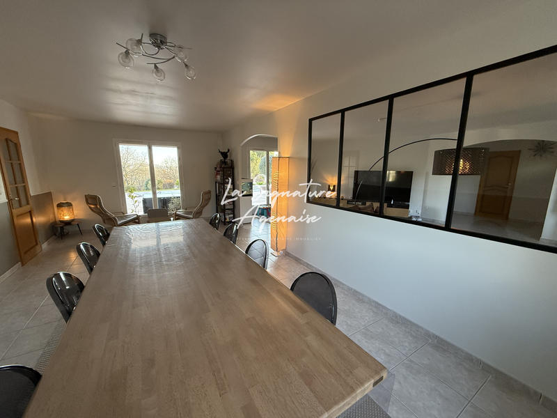 Maison - 220 m² - 7 pièces