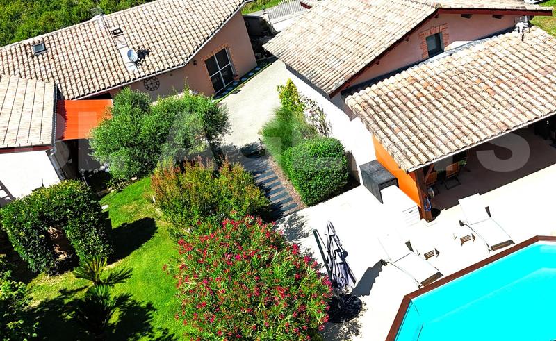 Maison - 171 m² - 6 pièces