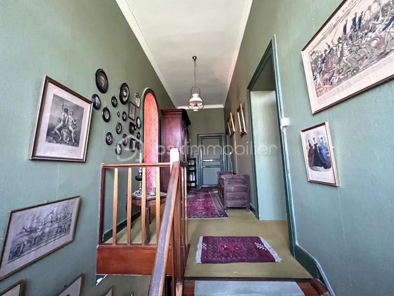 Demeure - 324 m² - 11 pièces