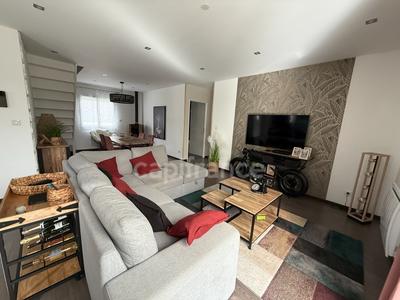 Maison - 111 m² - 4 pièces