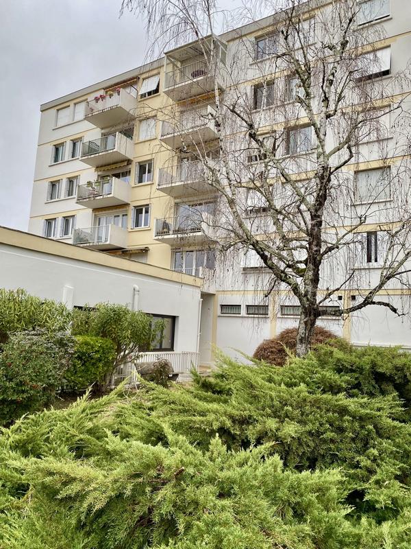 Appartement - 97 m² - 5 pièces