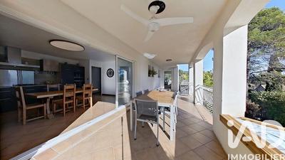 Maison - 264 m² - 8 pièces