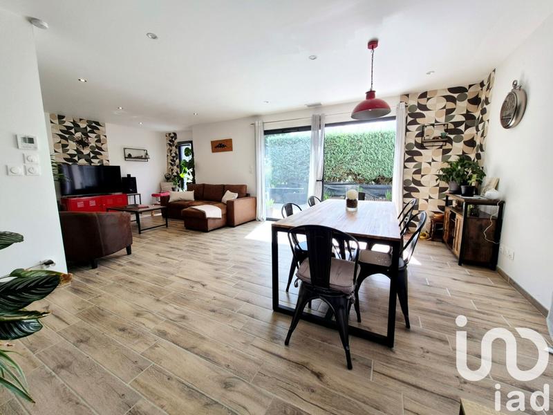 Maison - 99 m² - 5 pièces