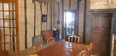 Maison - 250 m² - 6 pièces