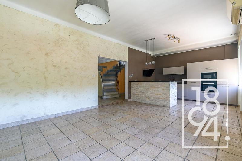 Appartement - 133 m² - 4 pièces