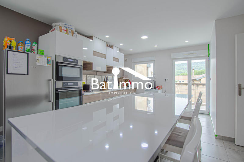 Appartement - 111 m² - 5 pièces