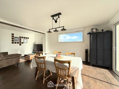 Maison - 90 m² - 5 pièces