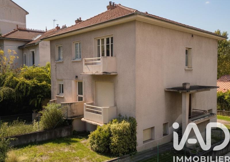 Maison - 99 m² - 5 pièces
