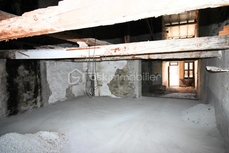 Maison de village - 150 m² - 2 pièces