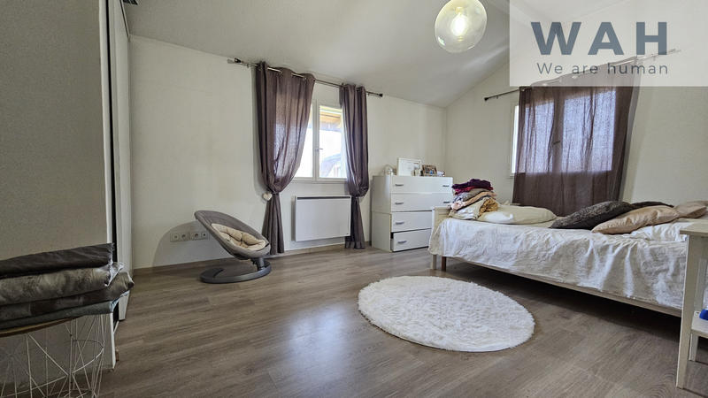 Maison - 312 m² - 12 pièces